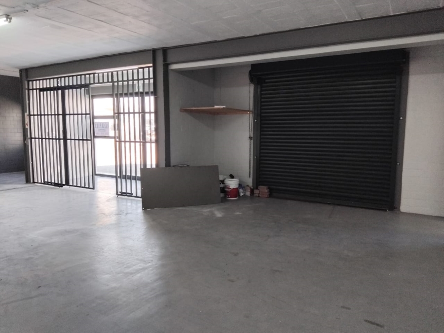 To Let commercial Property for Rent in Middedorp Western Cape